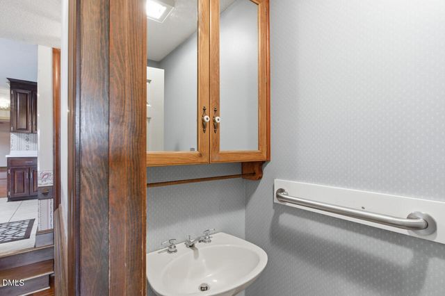 1210 E Cumberland Street, Dunn, NC 28334