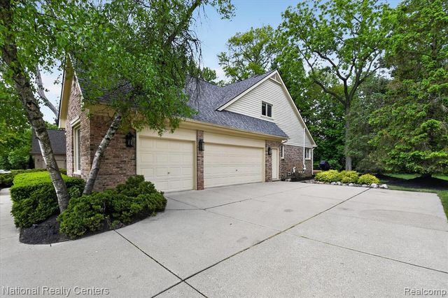 54366 Royal Troon Drive, South Lyon, MI 48178