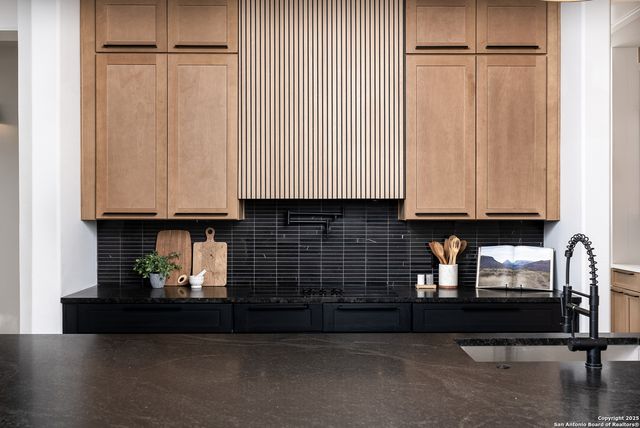 725 Heavenly Sky, San Antonio, TX 78260