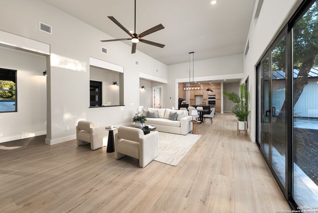 725 Heavenly Sky, San Antonio, TX 78260