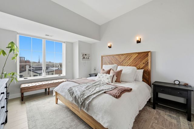 2762 N Lincoln Avenue 401, Chicago, IL 60614