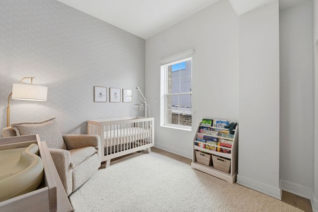 2762 N Lincoln Avenue 401, Chicago, IL 60614