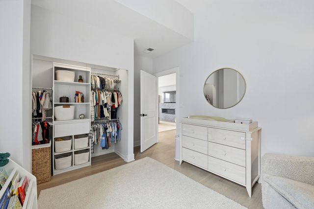 2762 N Lincoln Avenue 401, Chicago, IL 60614