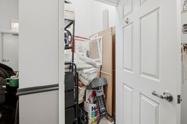 2762 N Lincoln Avenue 401, Chicago, IL 60614