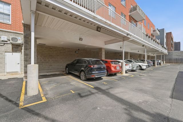 2762 N Lincoln Avenue 401, Chicago, IL 60614