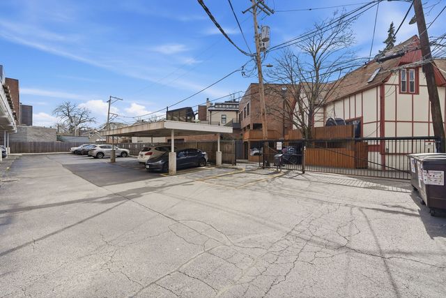 2762 N Lincoln Avenue 401, Chicago, IL 60614