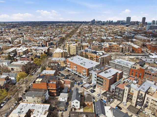 2762 N Lincoln Avenue 401, Chicago, IL 60614