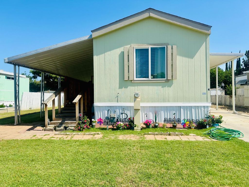 1218 E Cleveland Avenue # 4, Madera, CA 93638