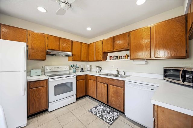 1626 BROOKHOUSE DRIVE 235, Sarasota, FL 34231