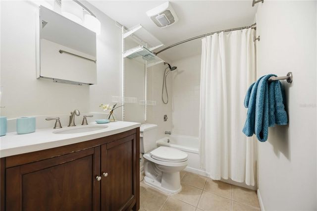 1626 BROOKHOUSE DRIVE 235, Sarasota, FL 34231