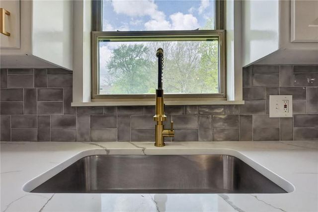 415 N 31st Street, Kansas City, KS 66102