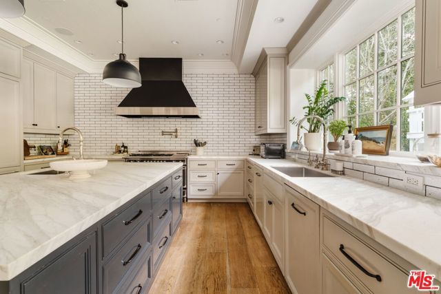 957 Corsica Drive, Pacific Palisades (los Angeles), CA 90272