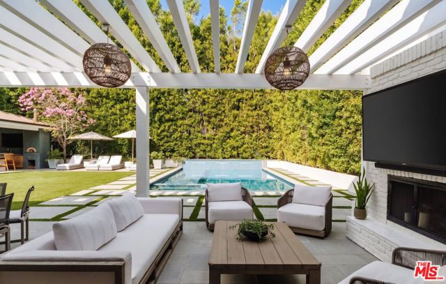 957 Corsica Drive, Pacific Palisades (los Angeles), CA 90272
