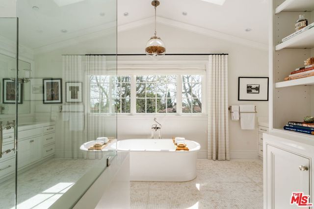 957 Corsica Drive, Pacific Palisades (los Angeles), CA 90272