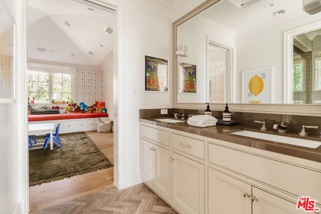 957 Corsica Drive, Pacific Palisades (los Angeles), CA 90272