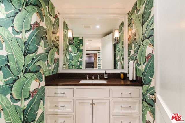 957 Corsica Drive, Pacific Palisades (los Angeles), CA 90272