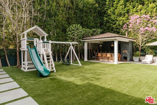 957 Corsica Drive, Pacific Palisades (los Angeles), CA 90272