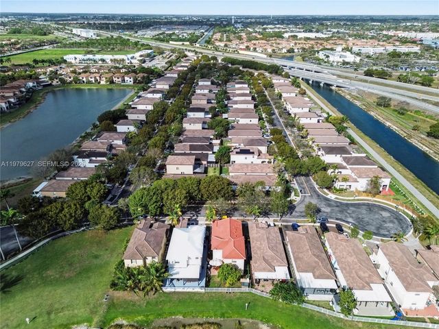 363 NE 25th Ter, Homestead, FL 33033