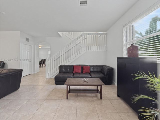 363 NE 25th Ter, Homestead, FL 33033