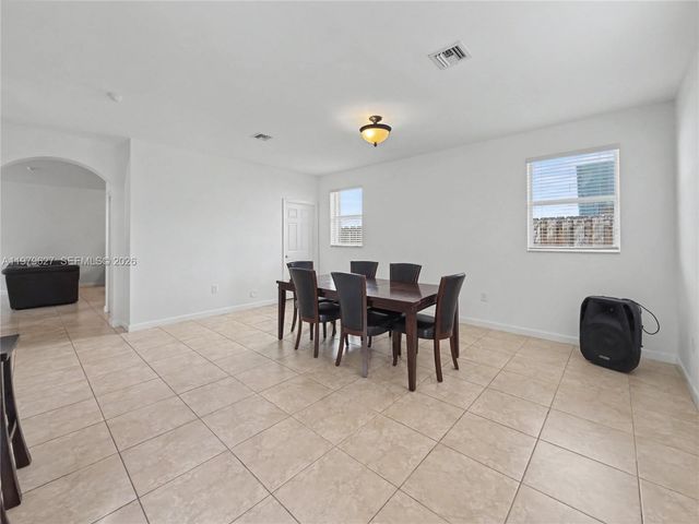 363 NE 25th Ter, Homestead, FL 33033