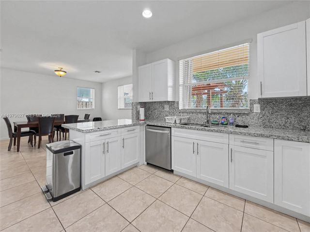 363 NE 25th Ter, Homestead, FL 33033