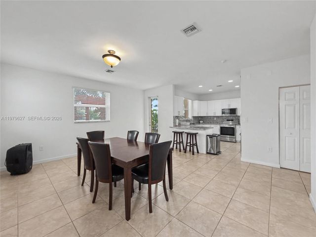 363 NE 25th Ter, Homestead, FL 33033