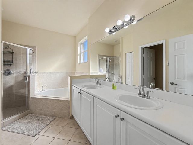 363 NE 25th Ter, Homestead, FL 33033