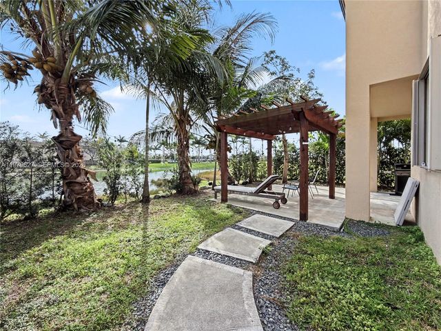 363 NE 25th Ter, Homestead, FL 33033