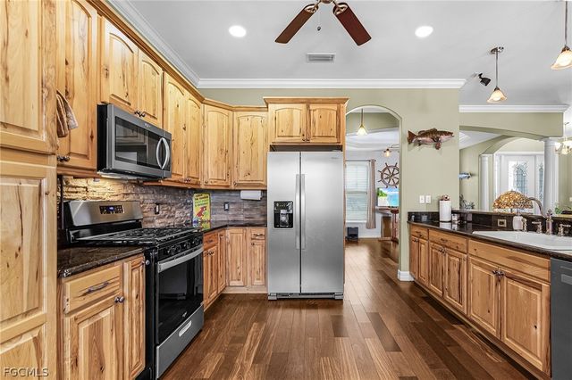 4438 NE 11th PL, Cape Coral, FL 33909