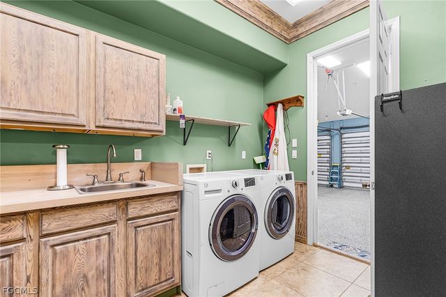 4438 NE 11th PL, Cape Coral, FL 33909