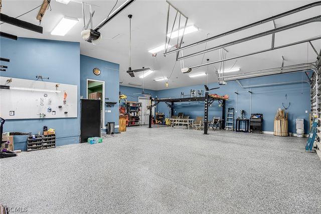 4438 NE 11th PL, Cape Coral, FL 33909