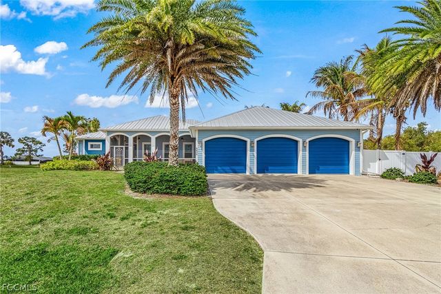 4438 NE 11th PL, Cape Coral, FL 33909