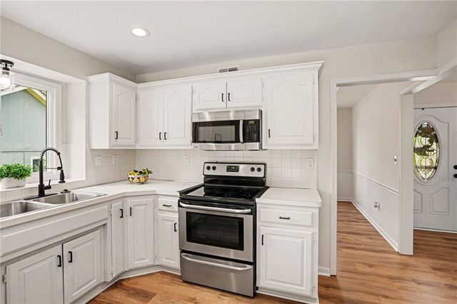 12113 E 78th Terrace, Kansas City, MO 64138