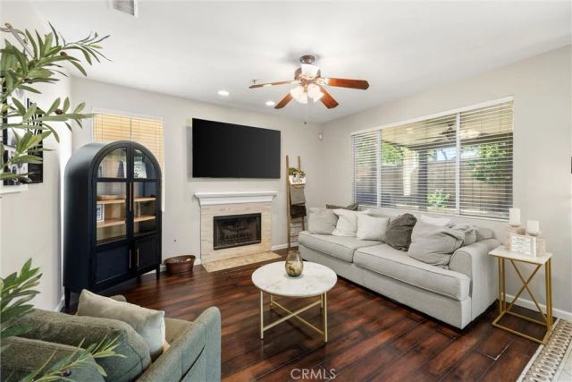 5832 Pine Valley, Fontana, CA 92336