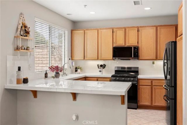5832 Pine Valley, Fontana, CA 92336