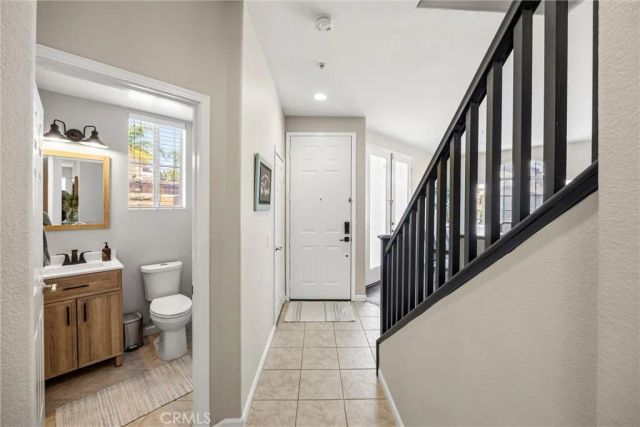 5832 Pine Valley, Fontana, CA 92336