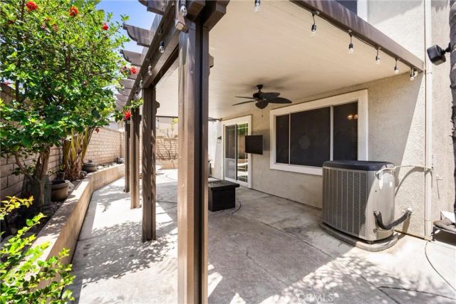 5832 Pine Valley, Fontana, CA 92336