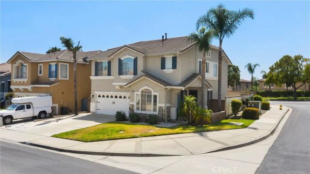 5832 Pine Valley, Fontana, CA 92336