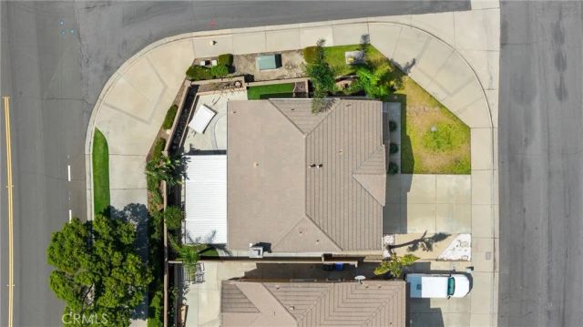 5832 Pine Valley, Fontana, CA 92336