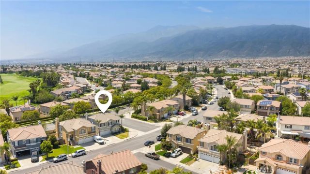 5832 Pine Valley, Fontana, CA 92336