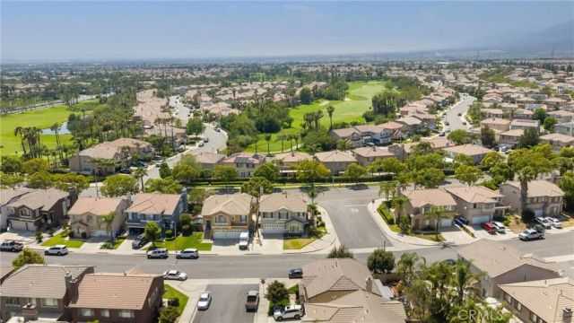 5832 Pine Valley, Fontana, CA 92336