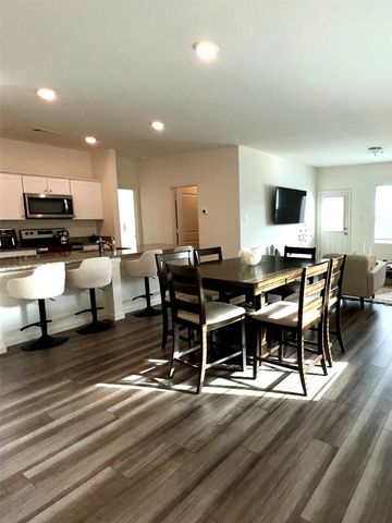 1725 Escondido Drive, Fort Worth, TX 76052