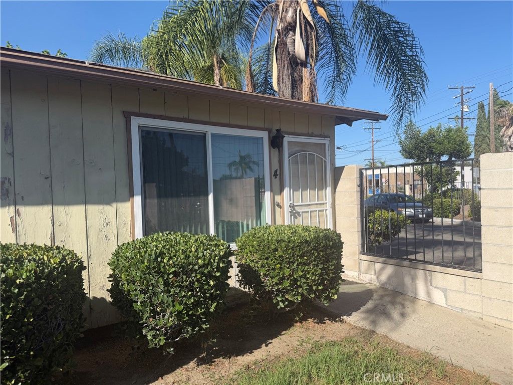 1602 N King A4, Santa Ana, CA 92706 — exterior