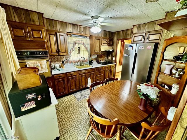 1188 Meadowbrook Boulevard, Stow, OH 44224