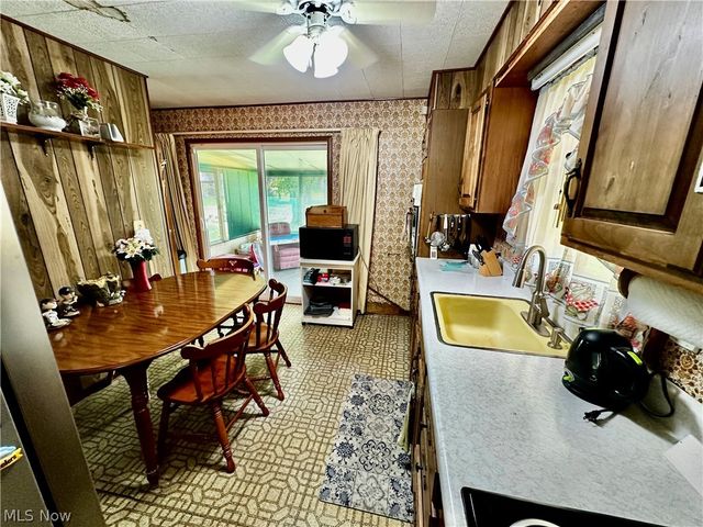 1188 Meadowbrook Boulevard, Stow, OH 44224