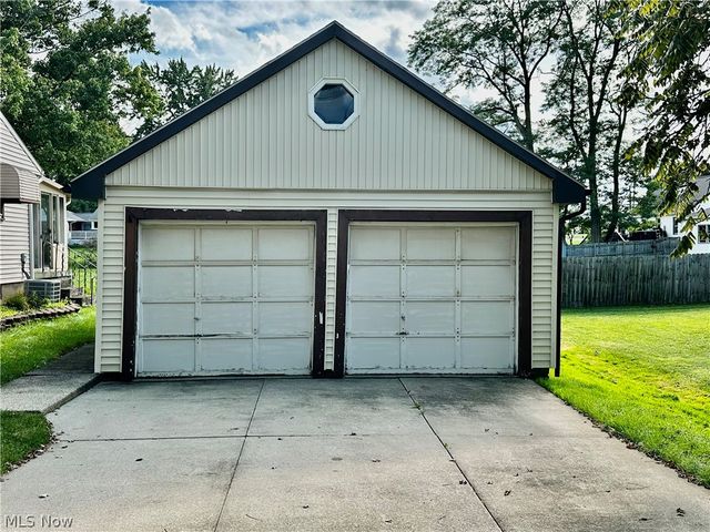 1188 Meadowbrook Boulevard, Stow, OH 44224