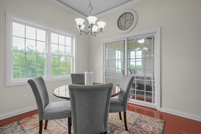390 Laurel Oak Lane, Heath, OH 43056