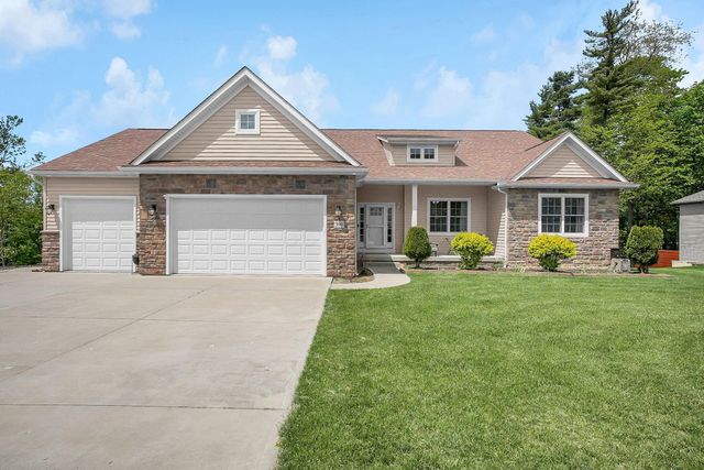 390 Laurel Oak Lane, Heath, OH 43056
