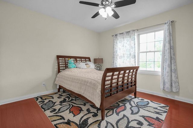 390 Laurel Oak Lane, Heath, OH 43056