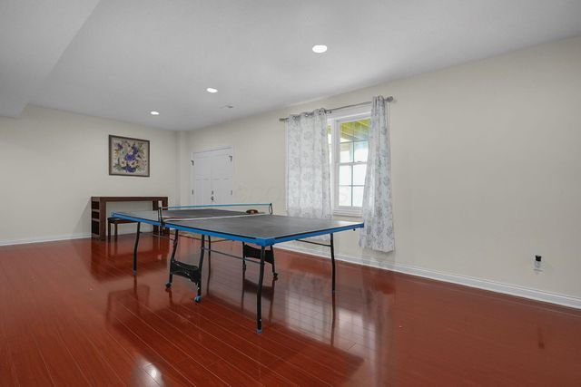 390 Laurel Oak Lane, Heath, OH 43056